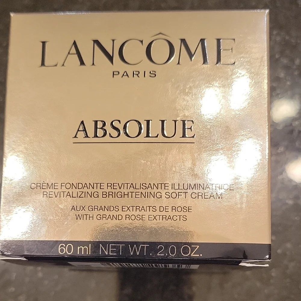 Lancome Absolue Revitalizing Brightening Soft Cream - Gold - Picture 4 of 15